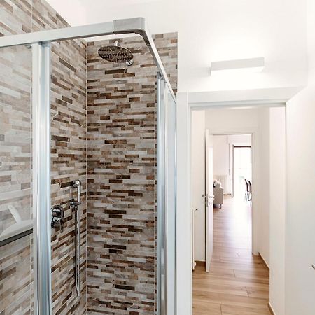 Ferienwohnung Piazza Roma - The House Of Travelers Como Exterior foto