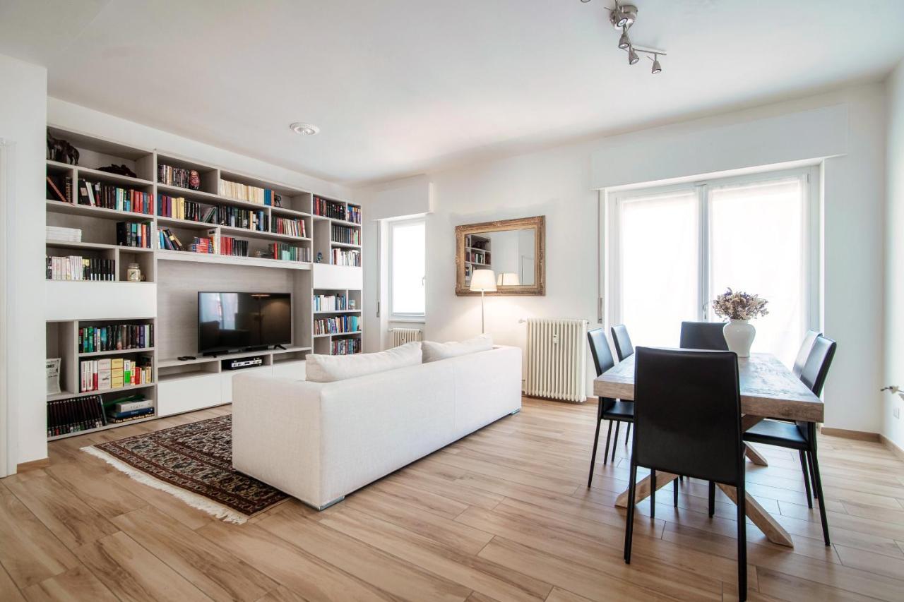Ferienwohnung Piazza Roma - The House Of Travelers Como Exterior foto