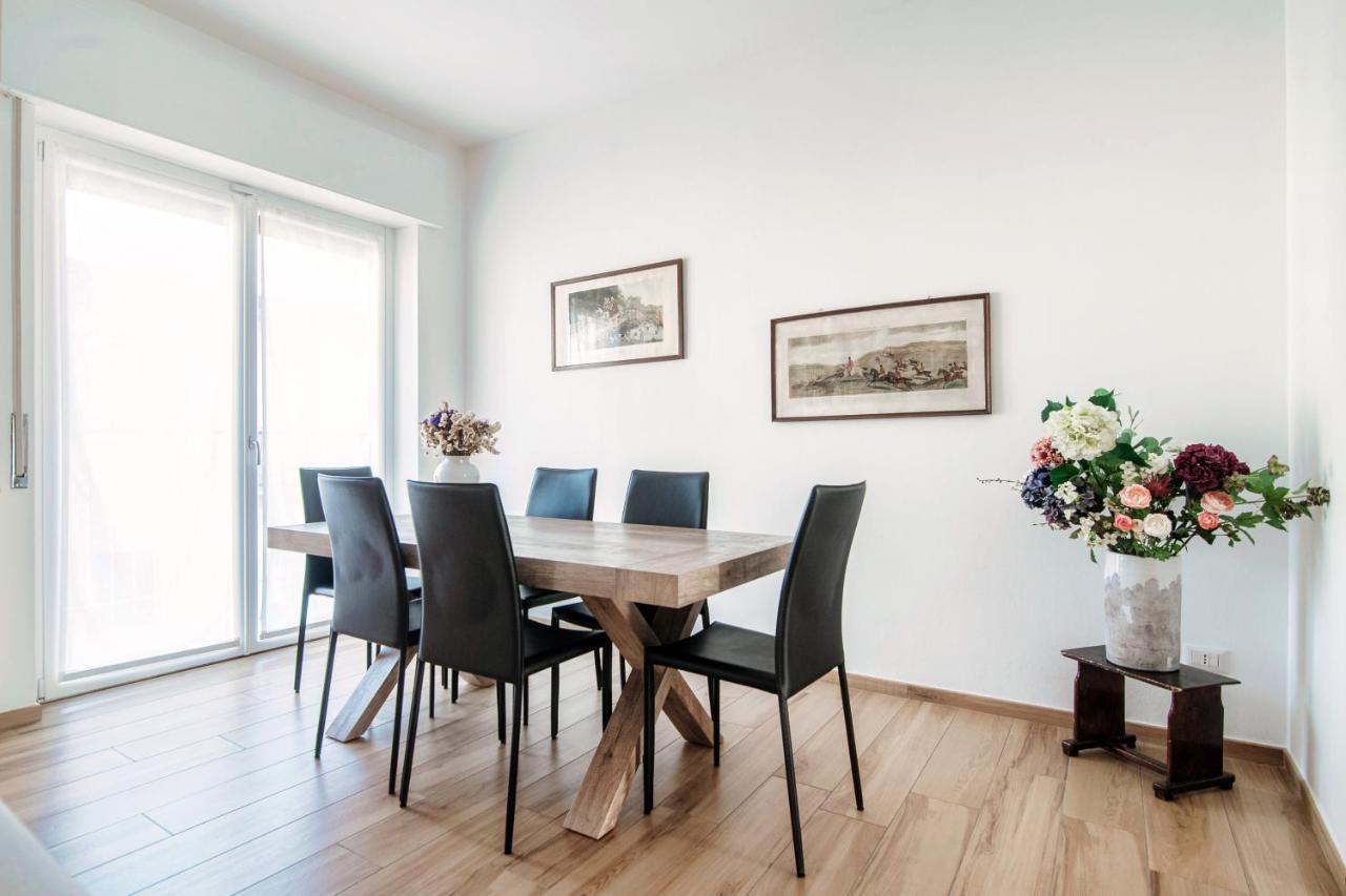 Ferienwohnung Piazza Roma - The House Of Travelers Como Exterior foto