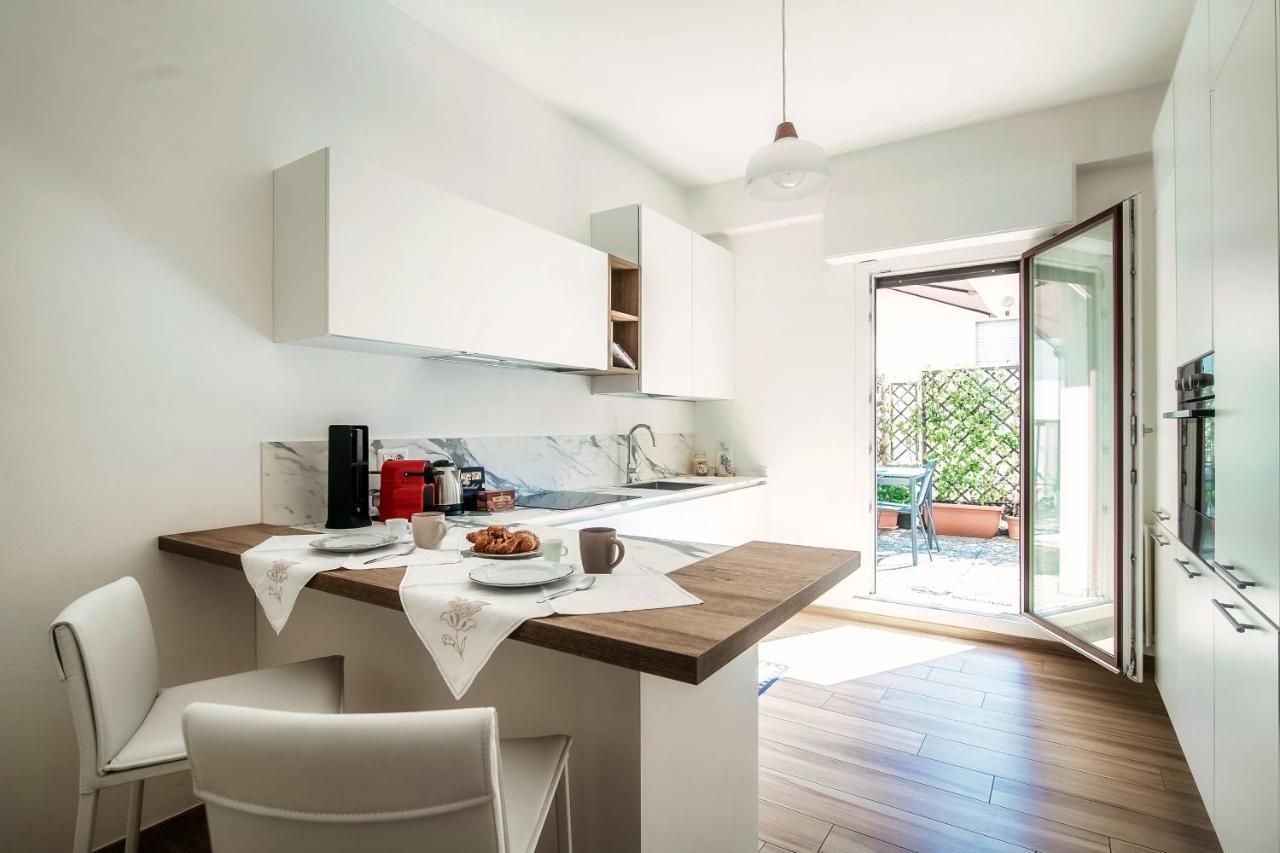 Ferienwohnung Piazza Roma - The House Of Travelers Como Exterior foto