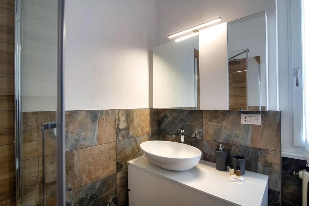 Ferienwohnung Piazza Roma - The House Of Travelers Como Exterior foto