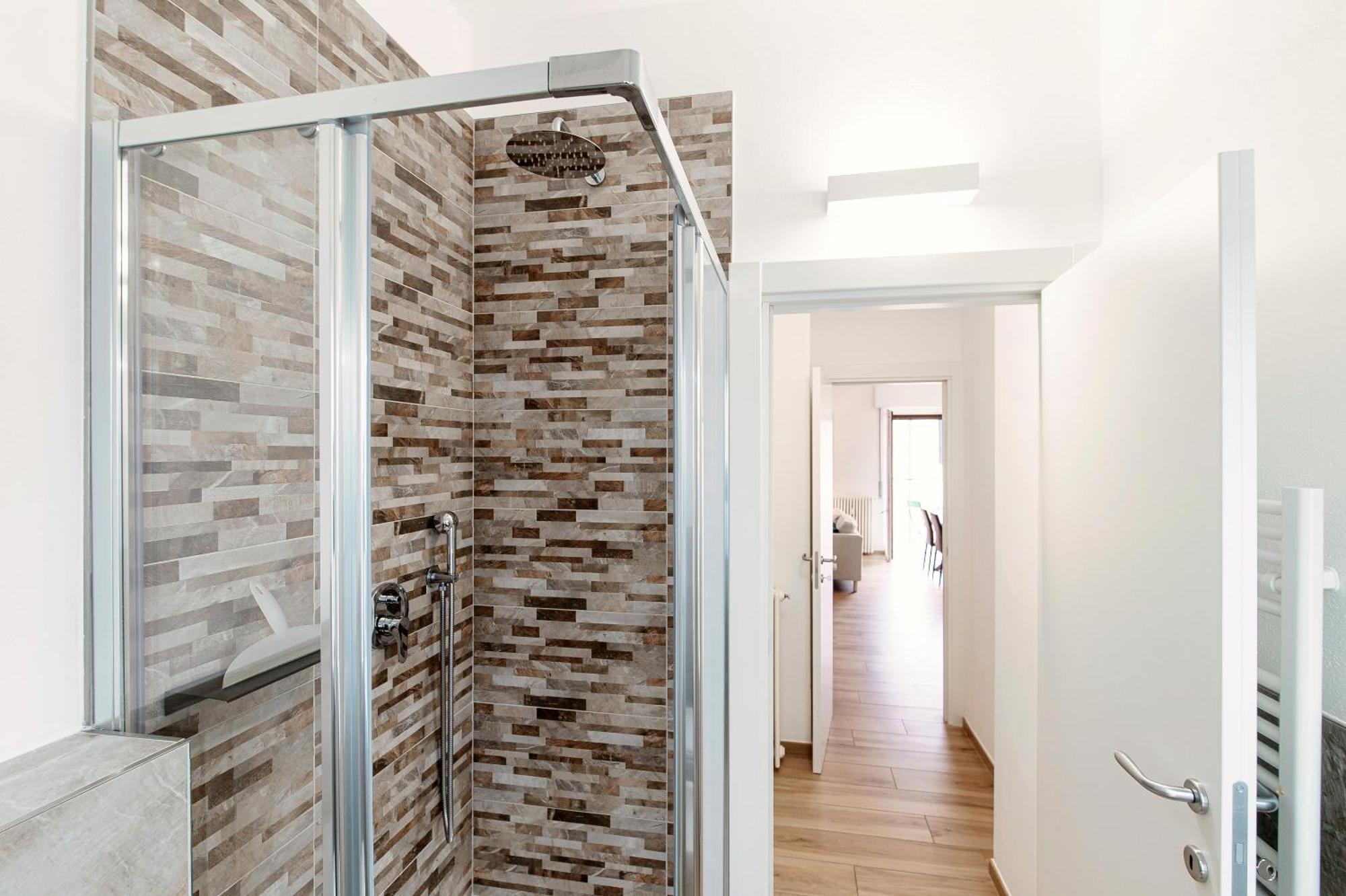 Ferienwohnung Piazza Roma - The House Of Travelers Como Exterior foto
